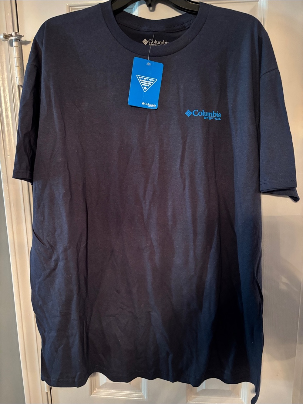 Columbia Performance Fishing Gear Largemouth Bass Navy Short Sleeve Tee NWT
